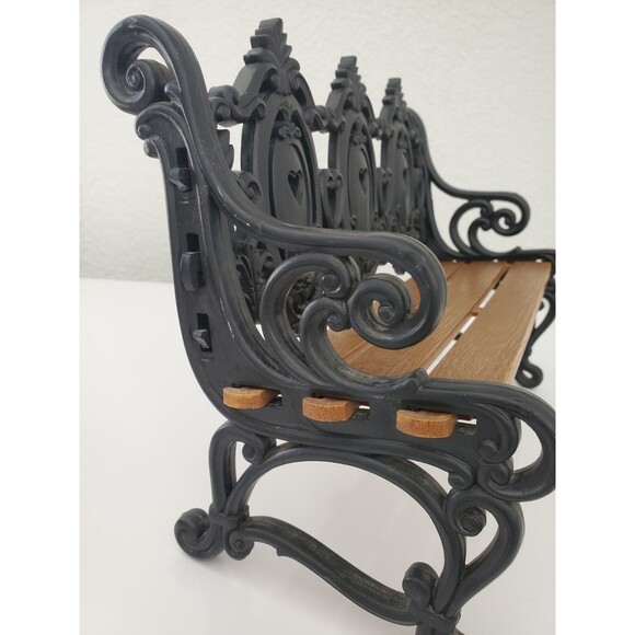 VINTAGE TOY 1988 BURWOOD PLASTIC MINI 12 3/4" WIDE VICTORIAN DOLL BENCH FLAW SEE - Picture 7 of 8